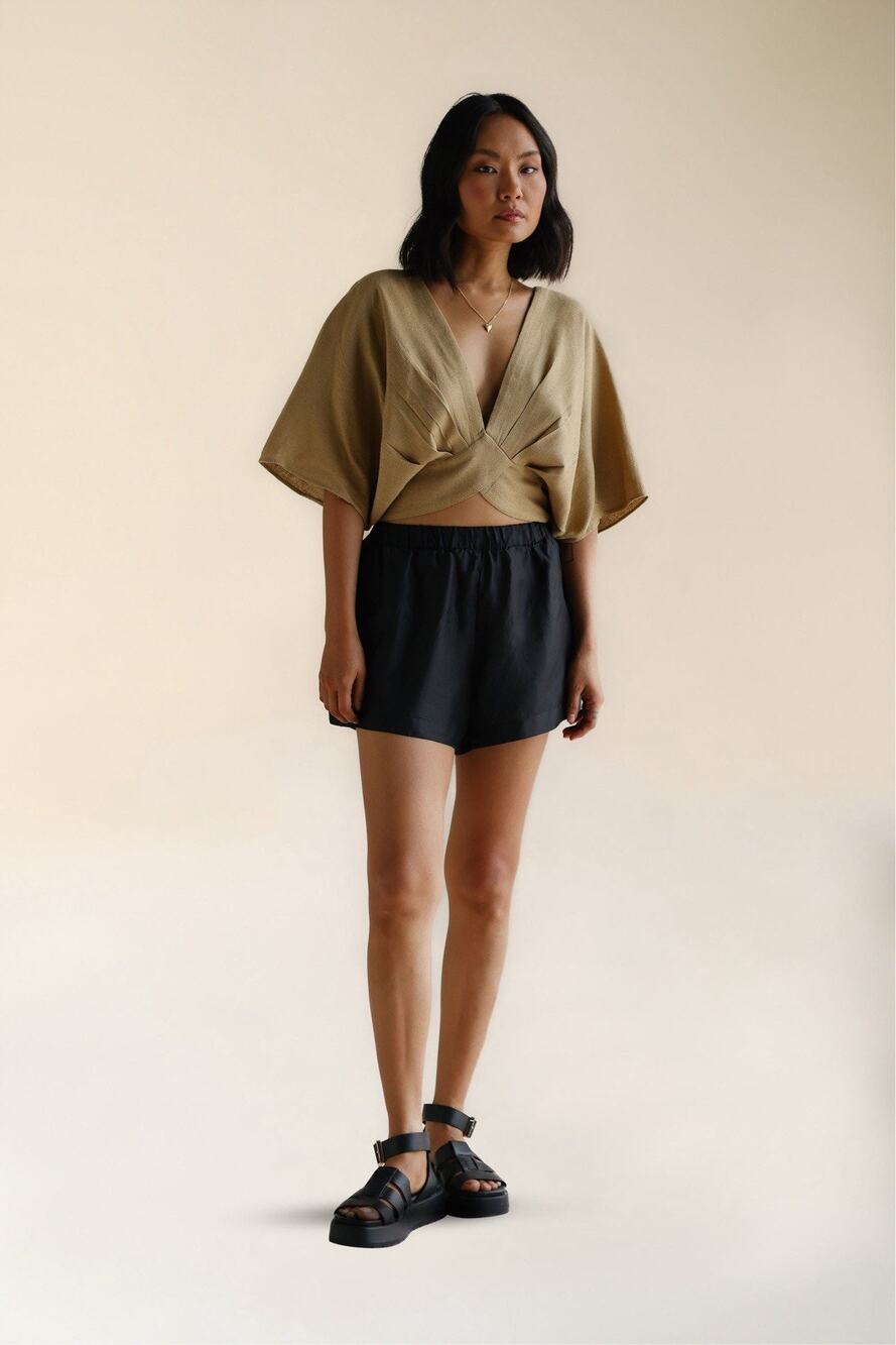 Fara 100% Silk Black Mini Pull On Shorts Small